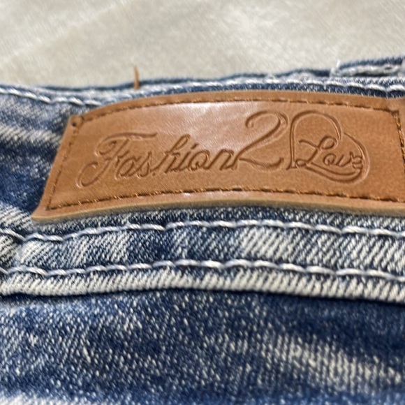 Fashion 2 Love Jeans - Picture 3 of 11
